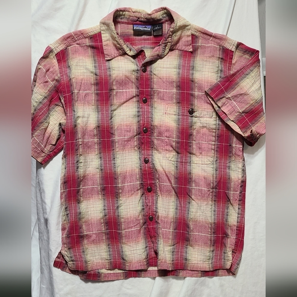 Patagonia plaid button down short sleeved shirt size small lightweight‎